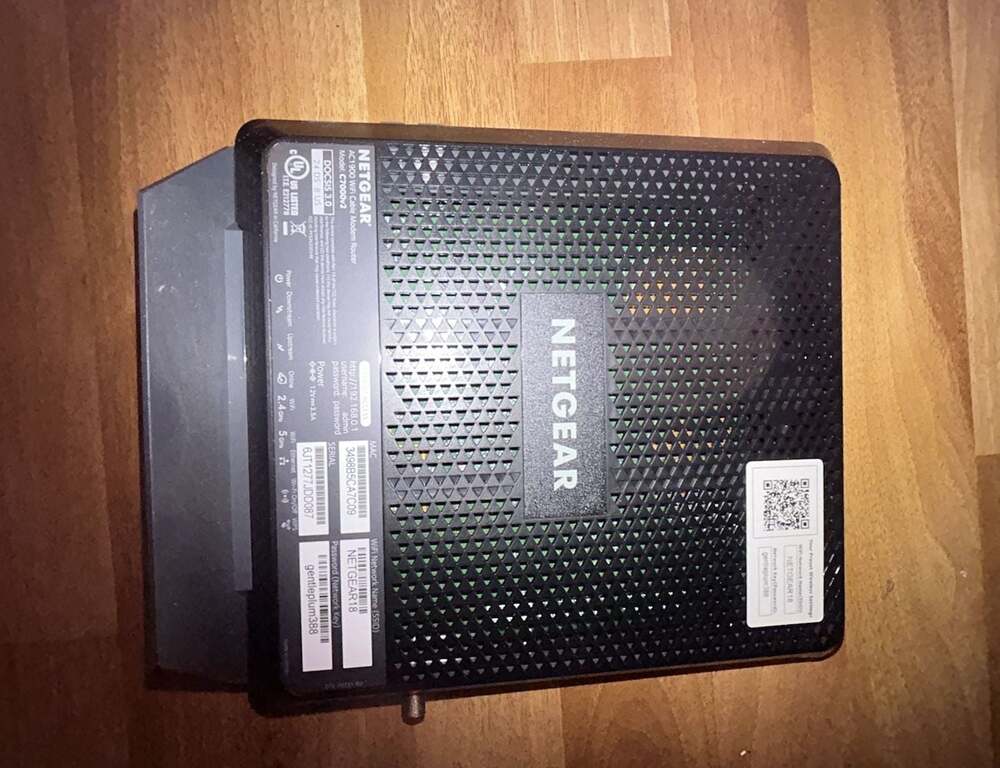 Netgear Nighthawk AC1900 WiFi Cable Modem Router (Model C7000) - Picture 6 of 7